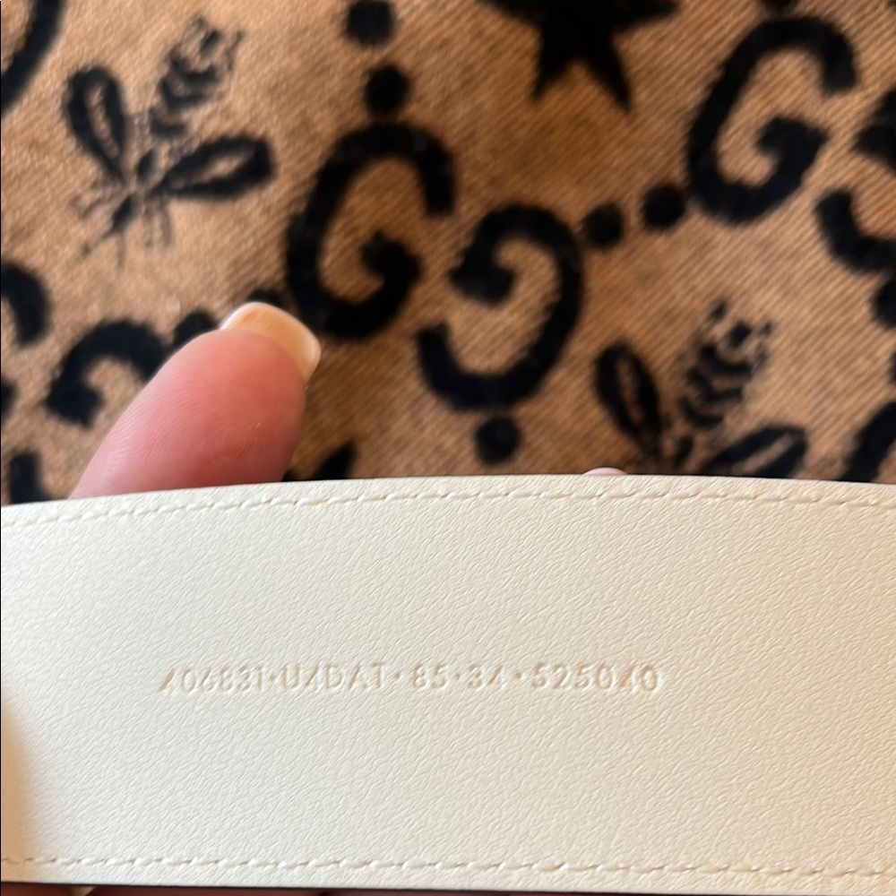 Gucci/Adidas collaboration White and Gold belt with Double G Buckle - Picture 7 of 10